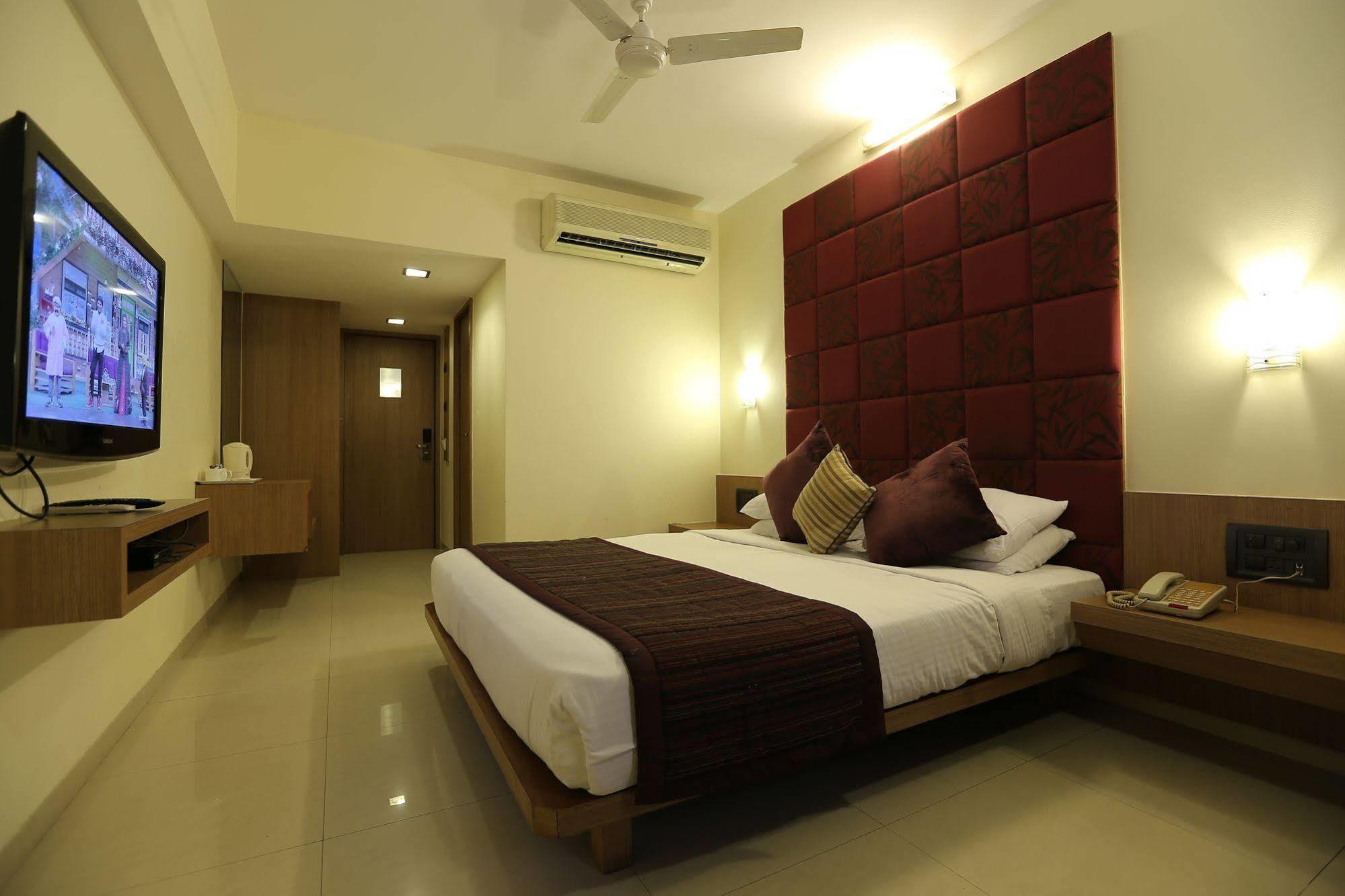 Hotel Silver Inn Mumbai Ngoại thất bức ảnh