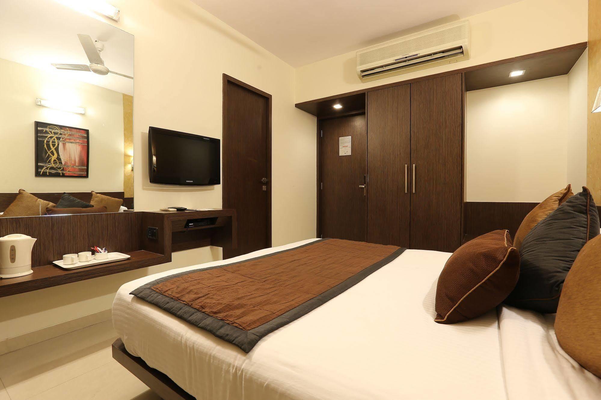 Hotel Silver Inn Mumbai Ngoại thất bức ảnh